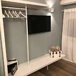 Al Sagraeto White Apartment